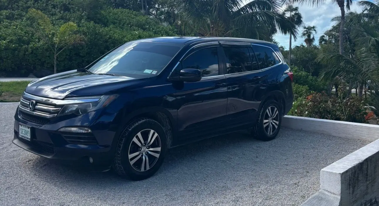 Tyler Car Rentals Honda Pilot in Eleuthera